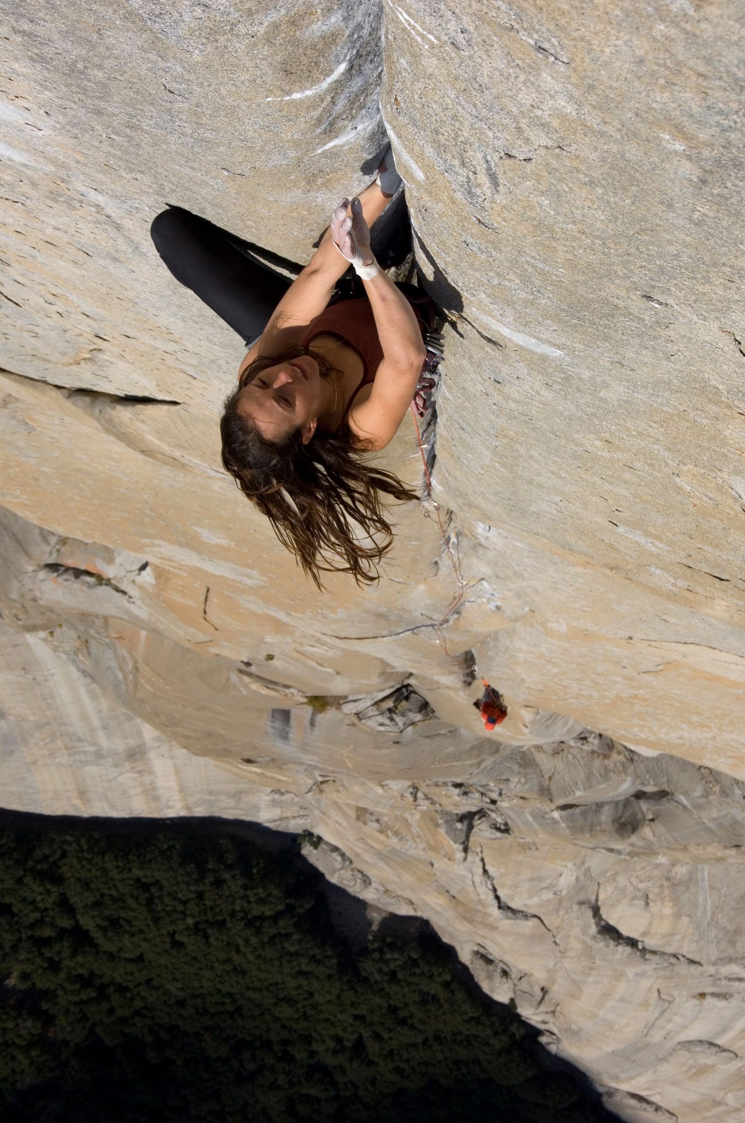 Salathe Wall Free 2005, 3 of 3.
150 very long feet up, I fell at the final crux before the anchor. And that meant…either give up and bail, or another day on the wall and another try tomorrow.
📷 Jimmy Chin